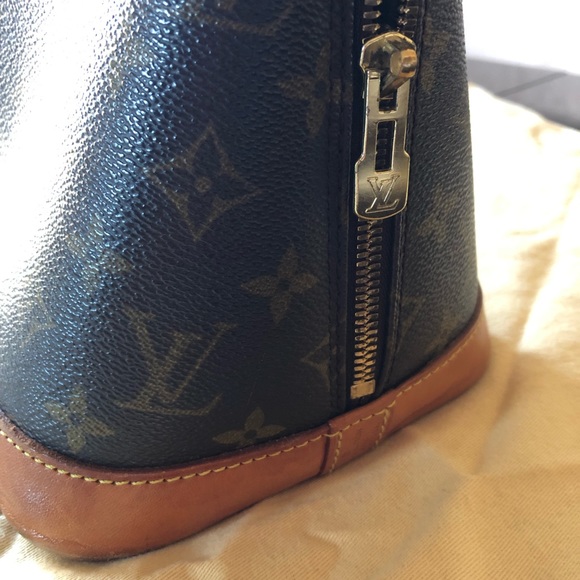 Louis Vuitton Alma - Picture 4 of 8